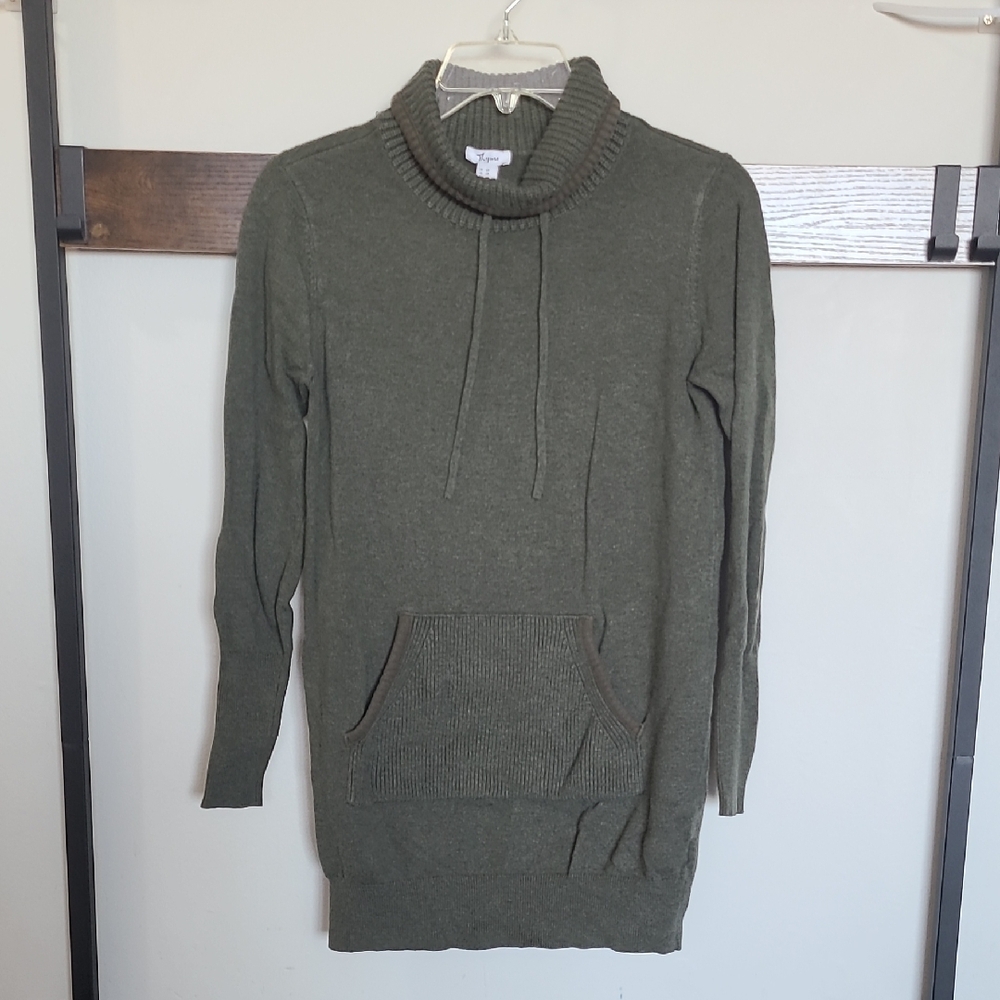 Thyme Maternity Green Turtleneck Sweater with Ribbed Knit